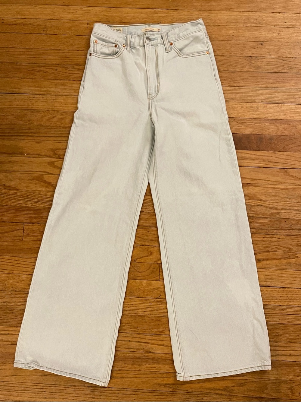 Levi's Ribcage Wide-Leg Jeans in Light Wash Blue Size 29